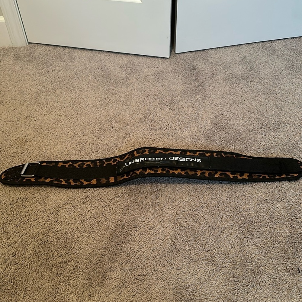 Weightlifting belt
